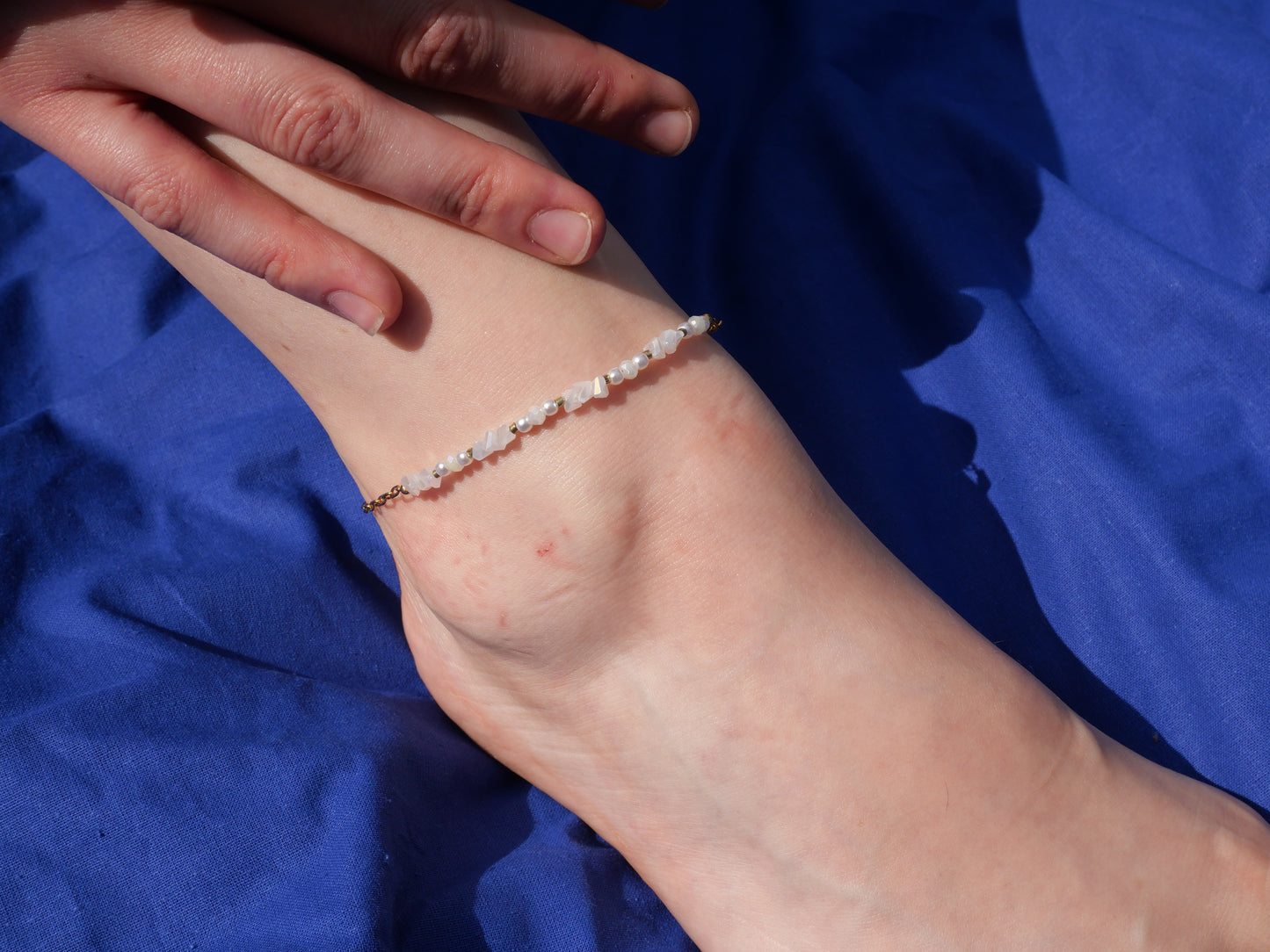 Bracelet de cheville Perles blanches — Acier inoxydable