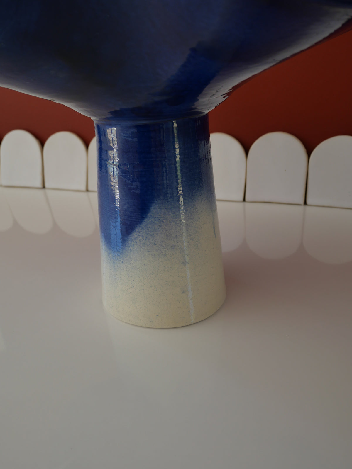 Modèle en stock - La Coupe est pleine – coupe de fruits blanc et émaillée en bleu - version M