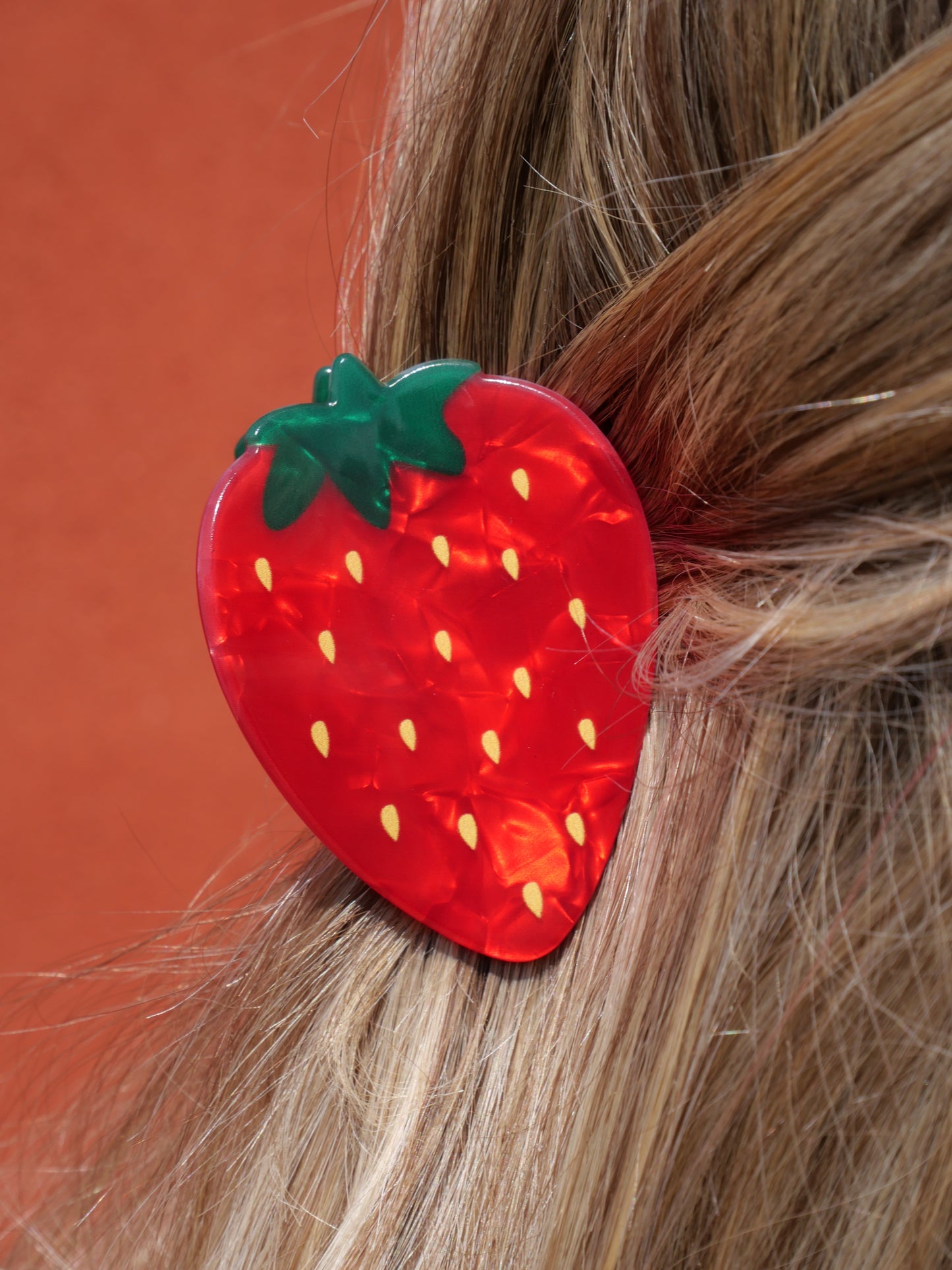 La fraise - Pince à cheveux fantaisie — Format M