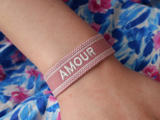 Bracelet tissé AMOUR — Plusieurs coloris