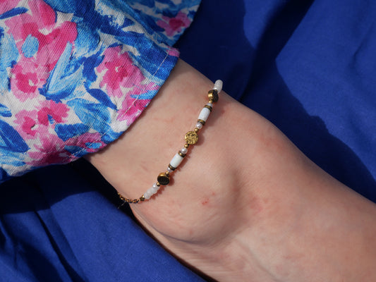 Bracelet de cheville Perles blanches & dorées — Acier inoxydable