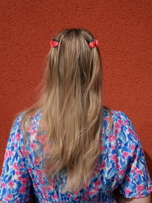 Les petites fraises - Pinces à cheveux fantaisie — Format XS