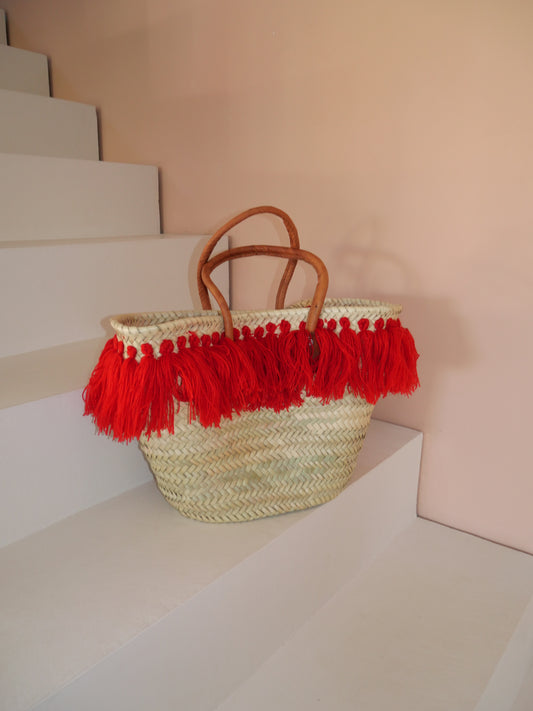 Sac en osier à frange rouge  | Cabas de plage triangulaire