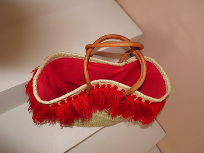 Sac en osier à frange rouge  | Cabas de plage triangulaire