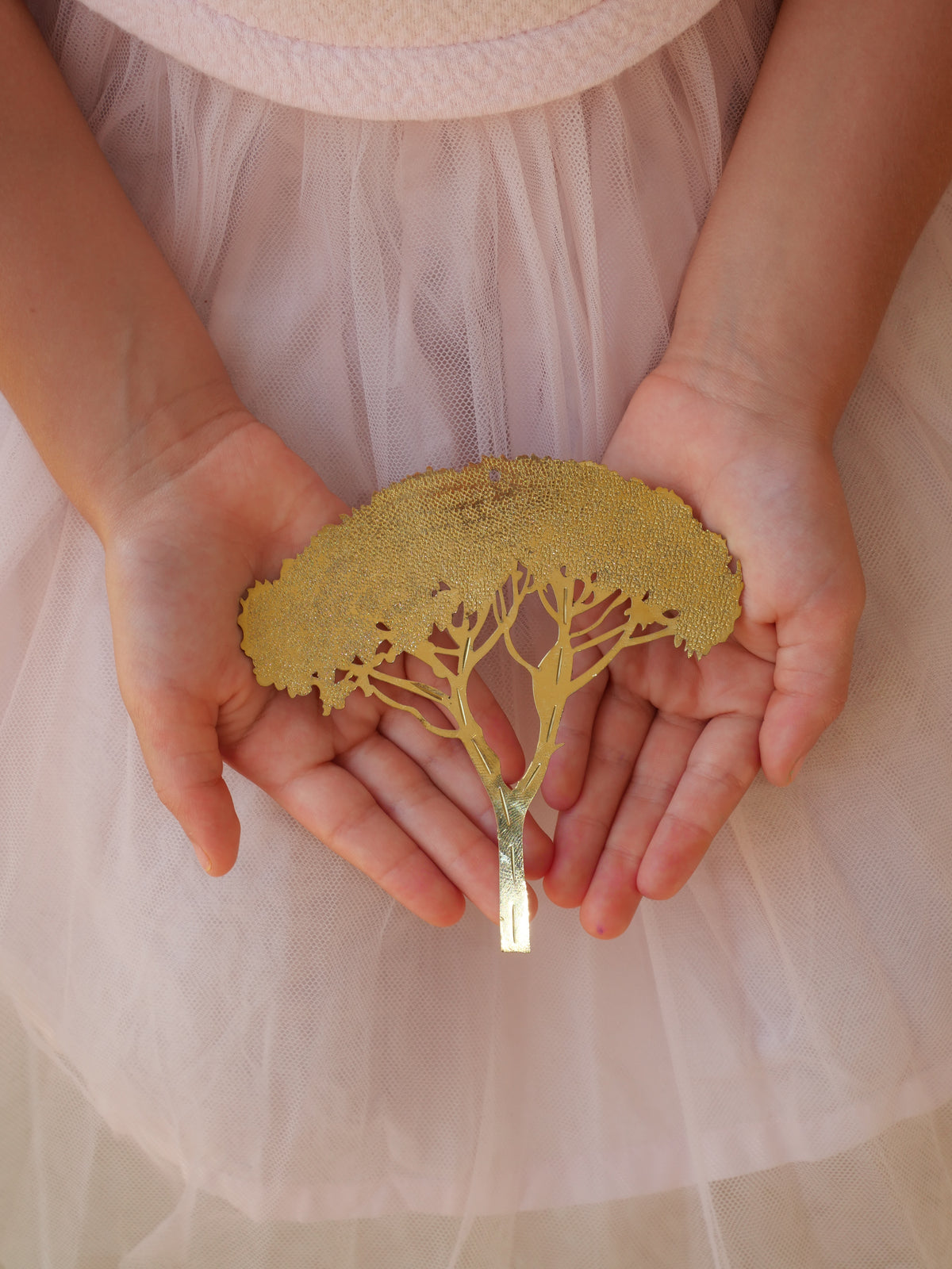 Pin Parasol Méditerranéen stylisé en laiton