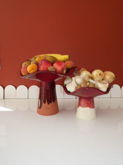 Modèle en stock - La Coupe est pleine – coupe de fruits en terre cuite émaillée rouge profond brillant - version M