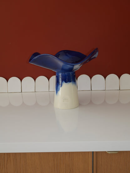 Modèle en stock - La Coupe est pleine – coupe de fruits blanc et émaillée en bleu - version M