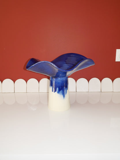 Modèle en stock - La Coupe est pleine – coupe de fruits blanc et émaillée en bleu - version M