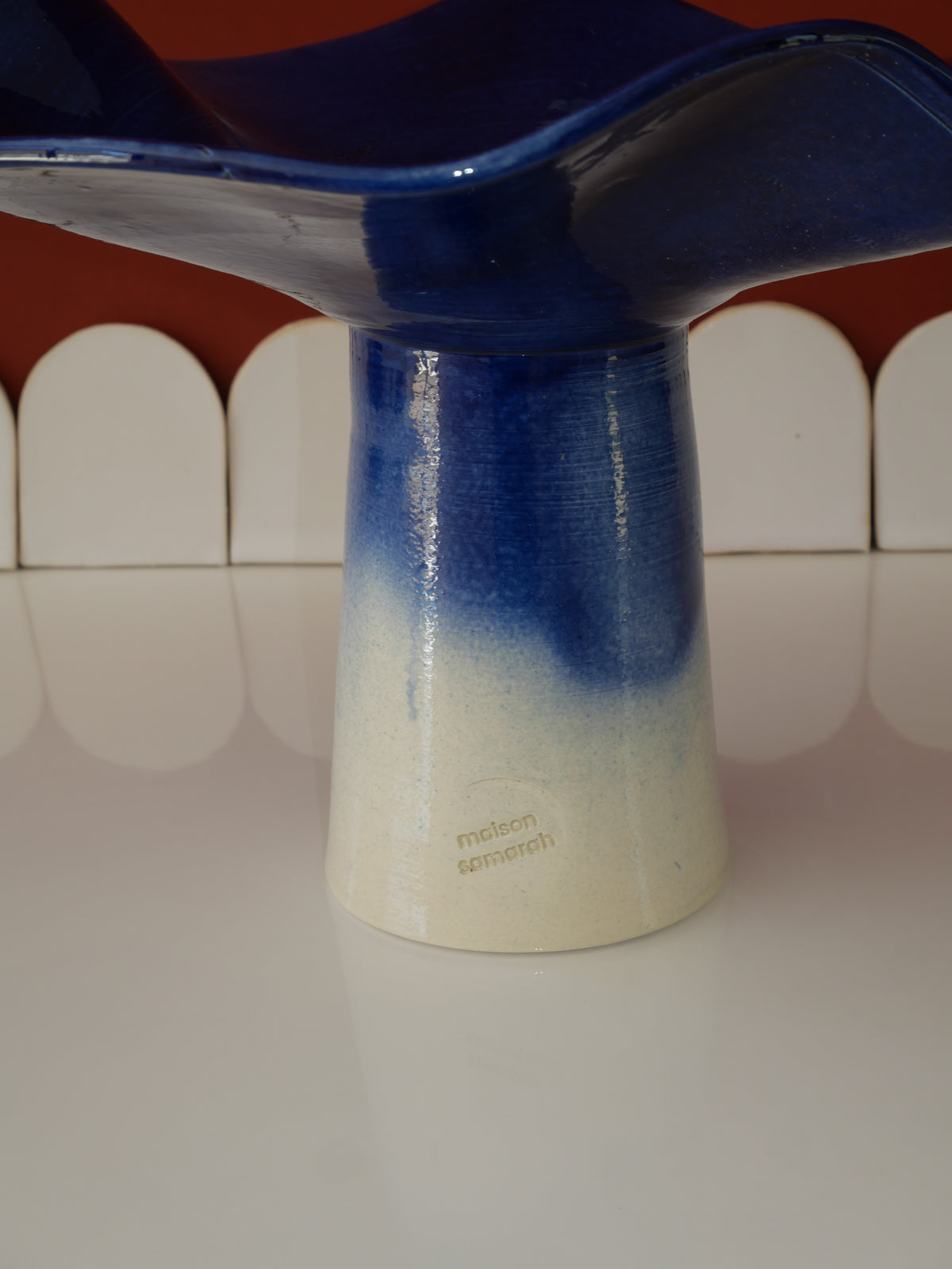 Modèle en stock - La Coupe est pleine – coupe de fruits blanc et émaillée en bleu - version M