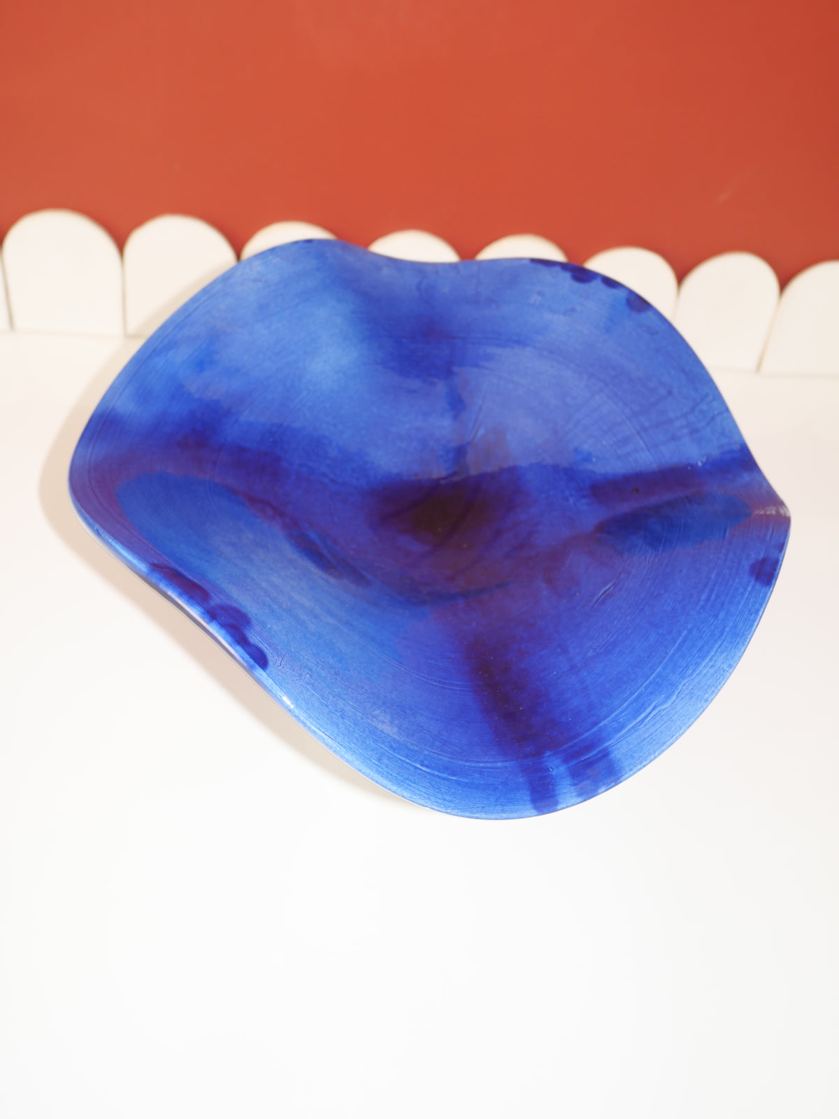 Modèle en stock - La Coupe est pleine – coupe de fruits blanc et émaillée en bleu - version M