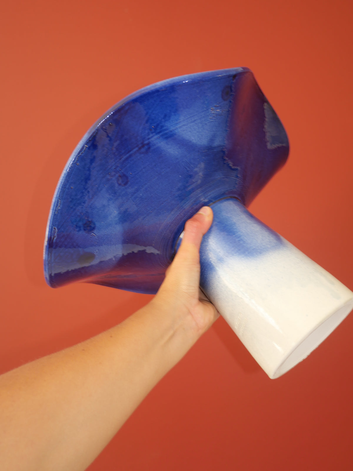 Modèle en stock - La Coupe est pleine – coupe de fruits blanc et émaillée en bleu - version M