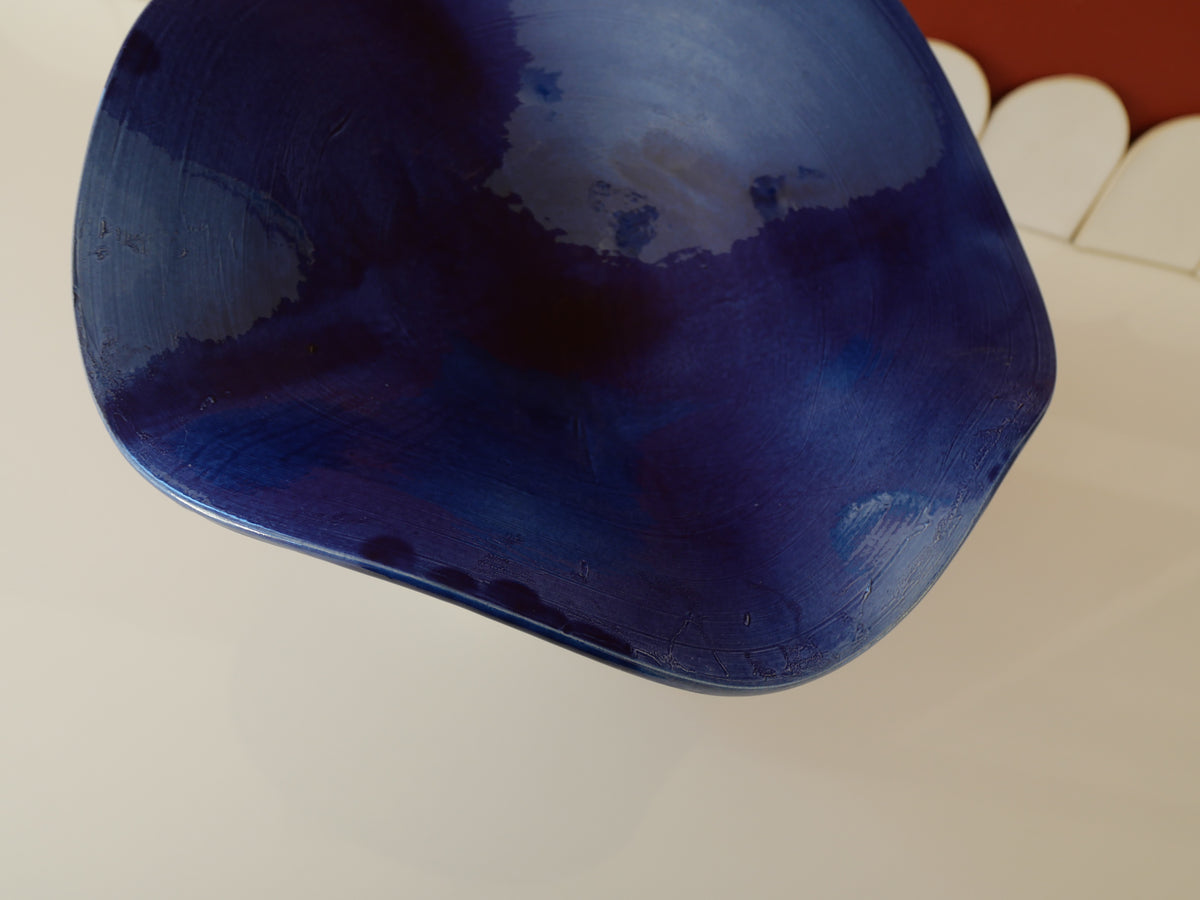 Modèle en stock - La Coupe est pleine – coupe de fruits blanc et émaillée en bleu - version M