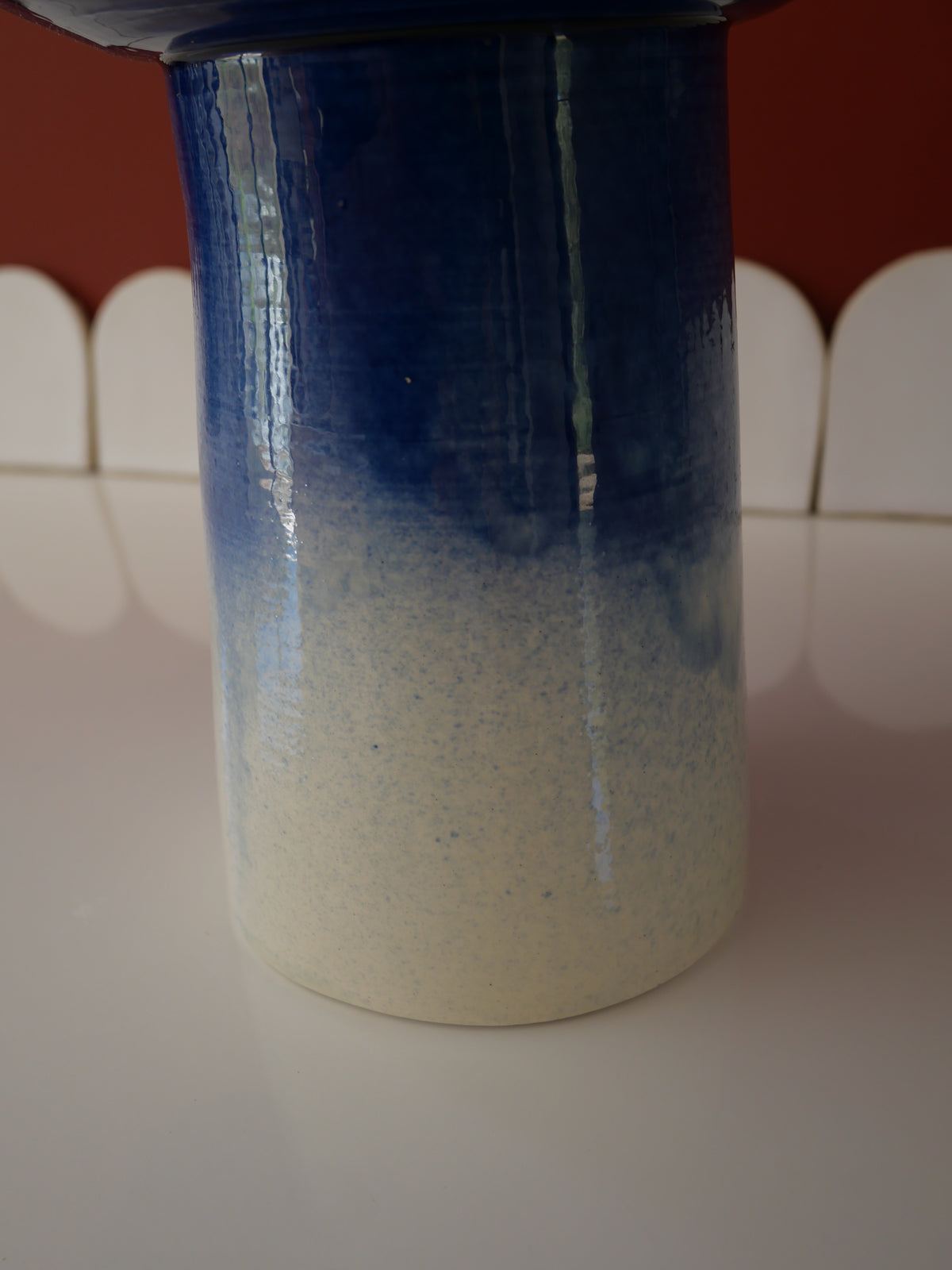 Modèle en stock - La Coupe est pleine – coupe de fruits blanc et émaillée en bleu - version M